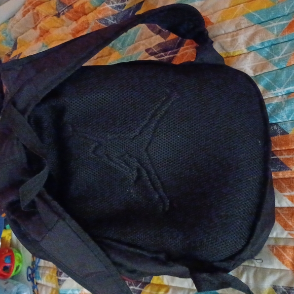 Jordan backpack black with red accents standard size with two main pockets - Picture 4 of 4